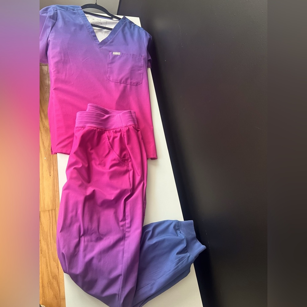 Figs scrubs set